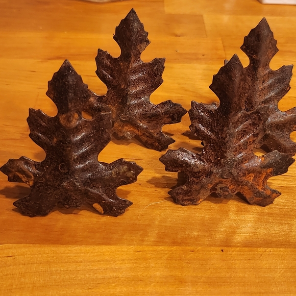 Rustic Brown Leaf Napkin Rings - Picture 2 of 4